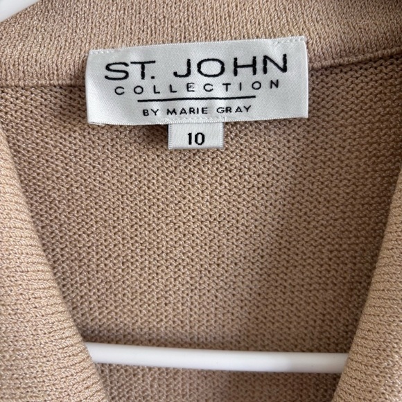 St. John Jacket Women's Size 10 Tan Knit Short Sleeve Double Breasted Classic - Picture 3 of 3